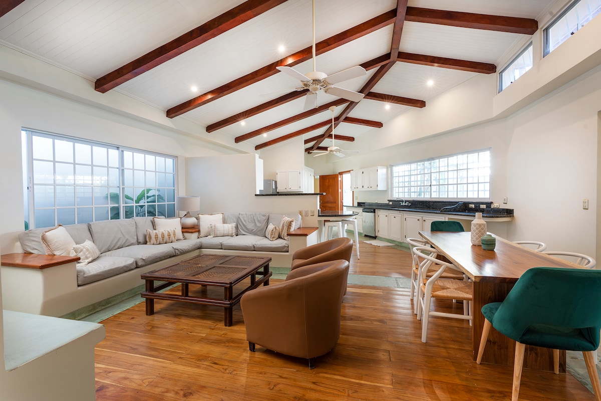 Spacious sub level poolside condo in Tamarindo