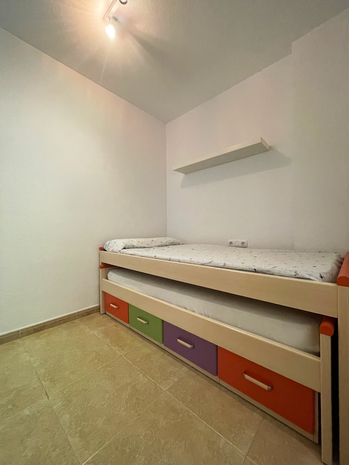 חדר שינה 2 מיטות