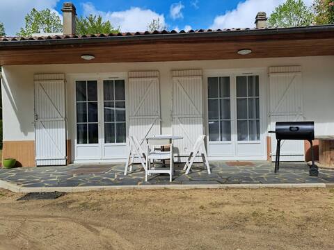 Popular Airbnb listing: Small house for 4 people in Changé