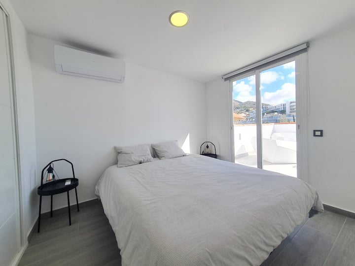 Трета спална соба, двоен кревет 160, голем плакар, клима уред