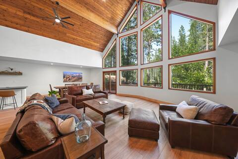 Modern A frame cabin in Plumas Pines