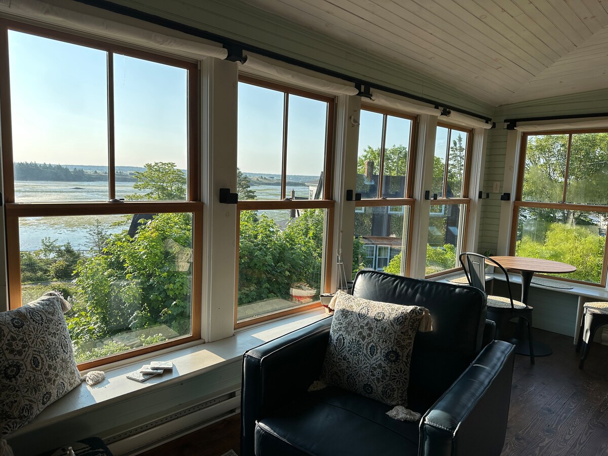 Gull Cottage at Cape Forchubeaches & dog friendly Cottages for Rent