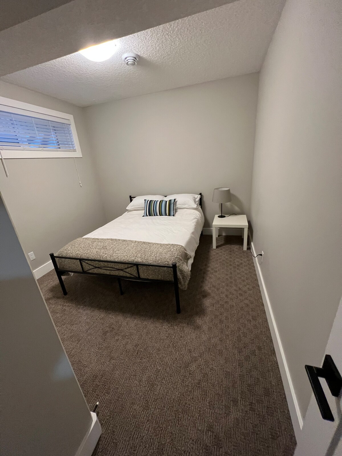 Брачен кревет (широк 150-179 см)