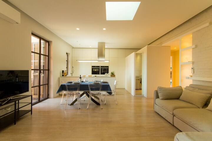 Pelliccia 11 Trastevere Penthouse gallery image 2