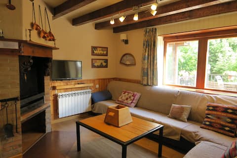 Popular Airbnb listing: Large Aranese Chalet "Espiargo" By Casas_Aranesas in Naut Aran