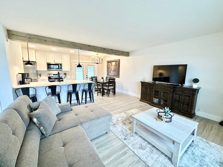 Roku TV, за да можете да влезете в акаунтите си за стрийминг и да се насладите на любимите си предавания.