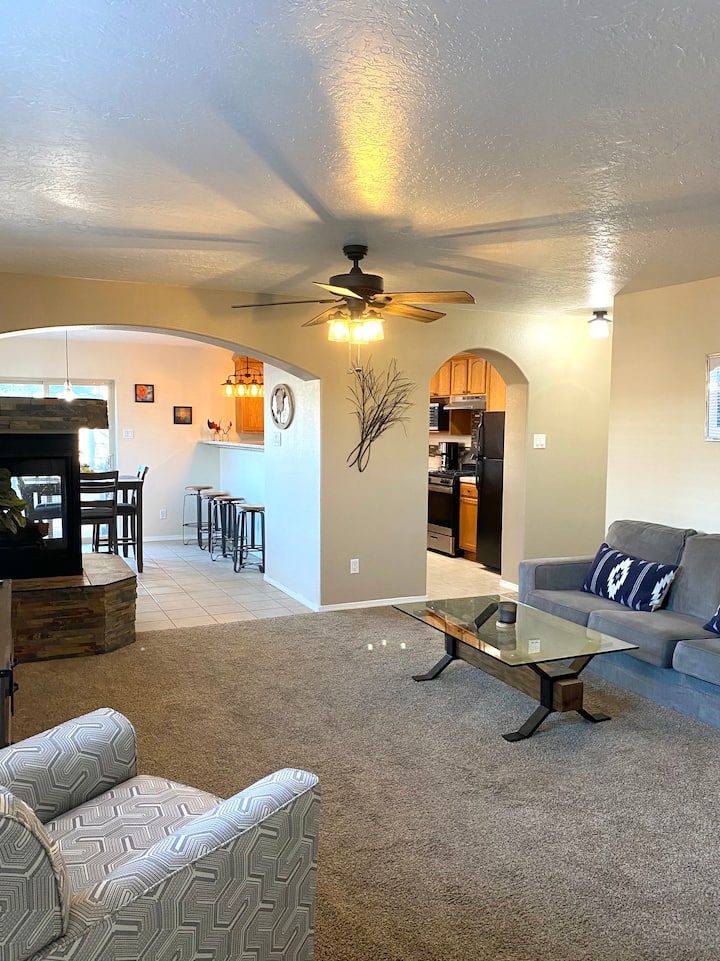 Cozy getaway near Old Town Houses for Rent in Albuquerque, New Mexico
