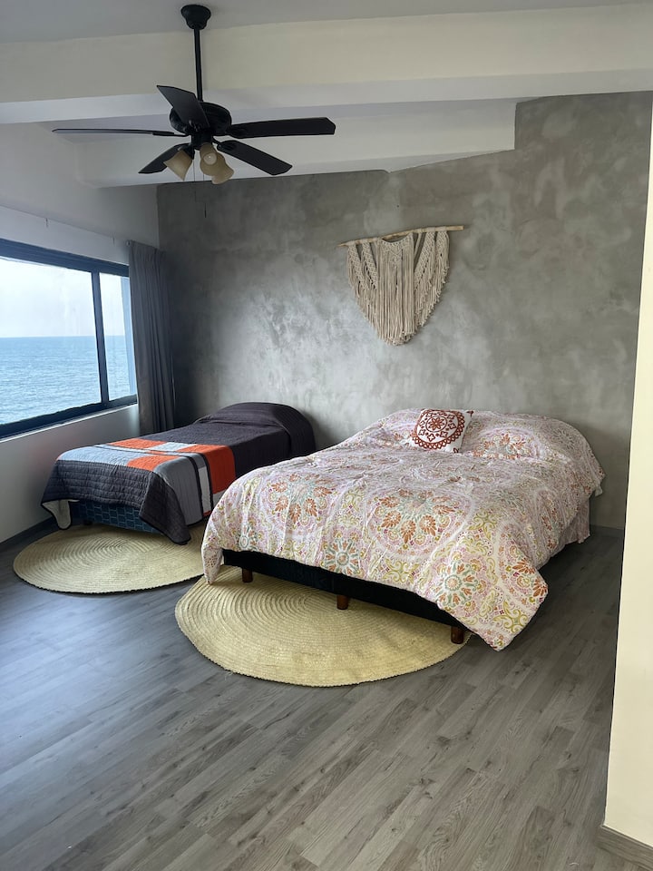 Მთავარი საძინებელი ზღვის ხედით 