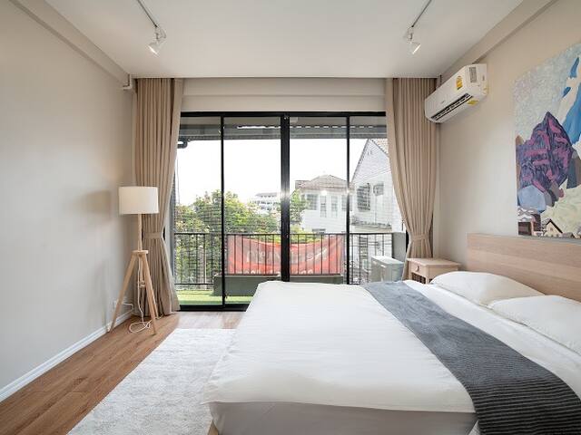 A modern house near BTS Ekamai gallery image 3