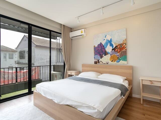 A modern house near BTS Ekamai gallery image 4