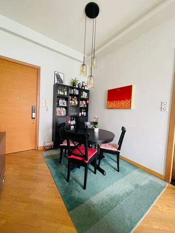 Stunning harbour view apartment gallery image 2