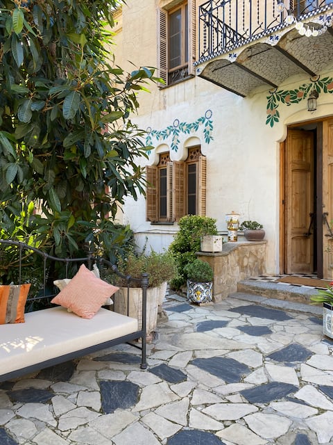 Ca l'Andreu Teià. Modernist house