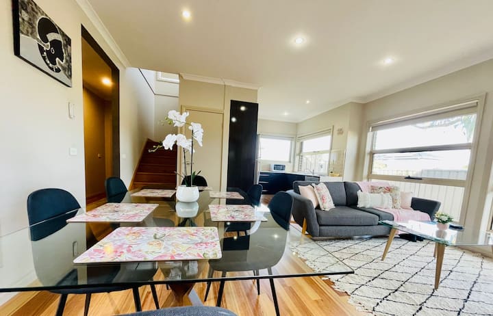 Tranquil Retreat Near To Airport W/ Free Parking - Essendon Fields Airport