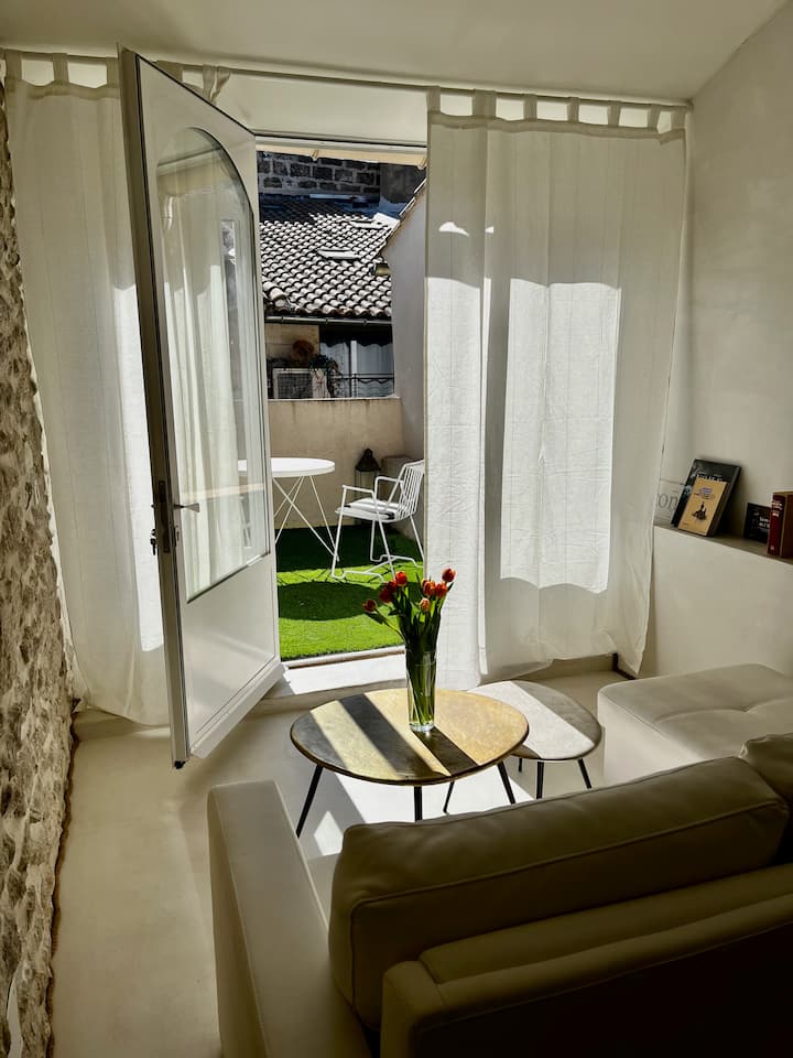 Obývačka sa otvára na terasu