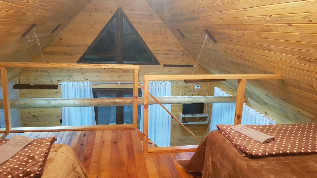 Mezzanine, yenye vitanda viwili