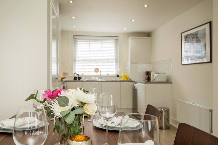 Stylish 2BR Urban Studio Near Covent Garden gallery image 2
