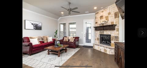 Brand New Luxury 2-Bedroom Home in Decatur, Texas!