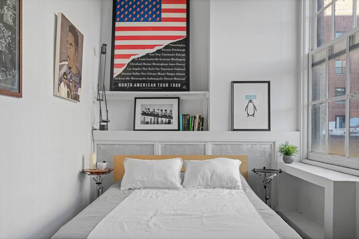 Massive Designer Apartment in Union Square gallery image 4