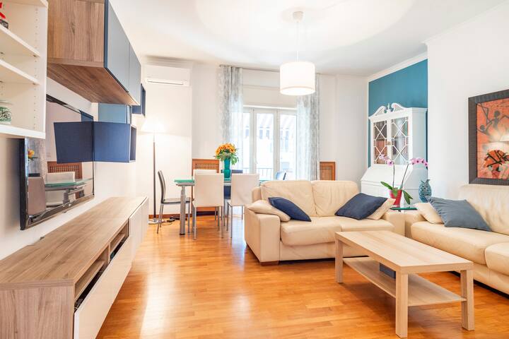 Large, elegant flat in quiet and residential area