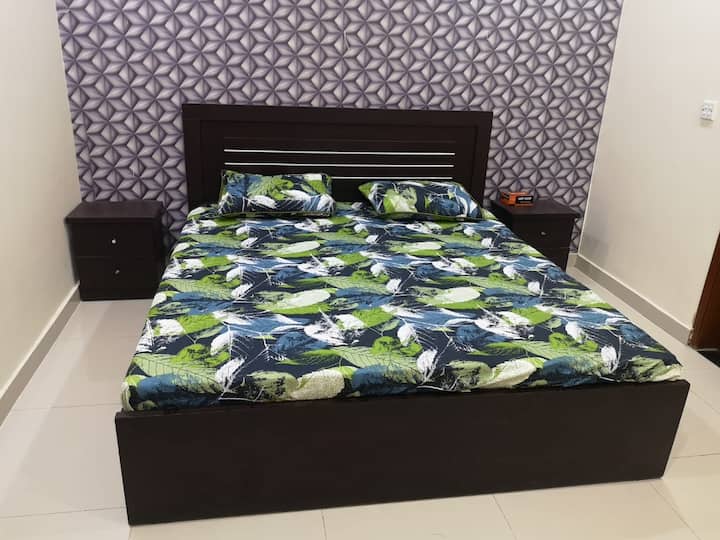 PeacefulVentilated Private Room in Bahria town Houses for Rent in