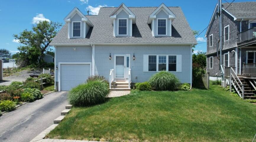 Beach House – Full Ocean Views gallery image 4