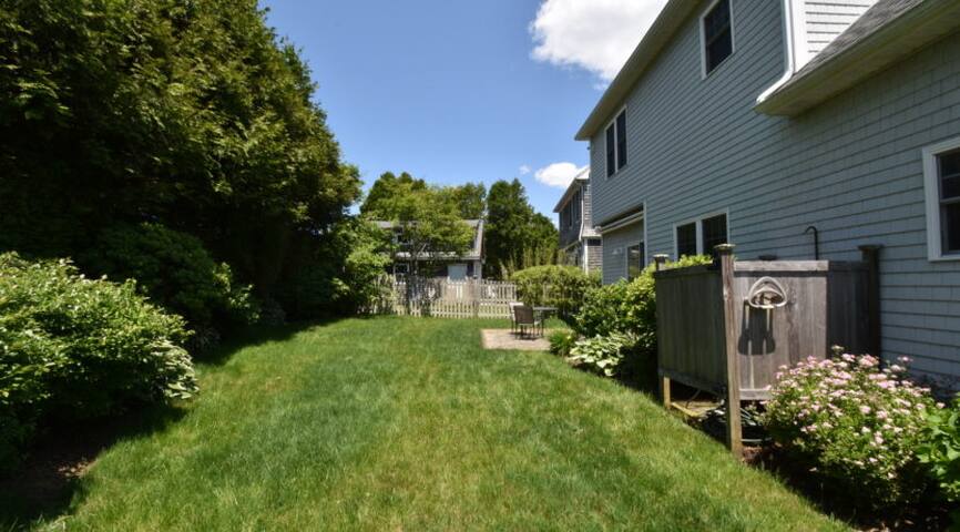 Beach House – Full Ocean Views gallery image 2