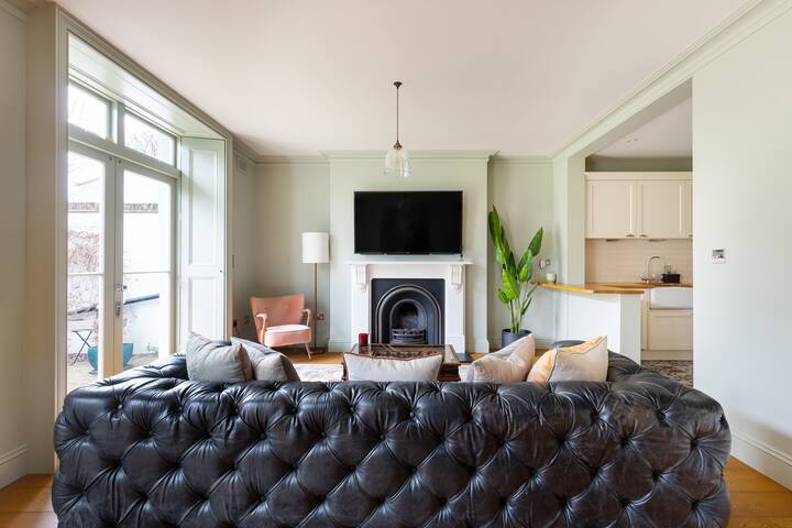 Luxury Garden Apartment gallery image 2