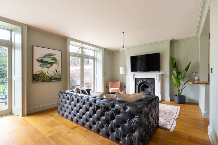 Luxury Garden Apartment