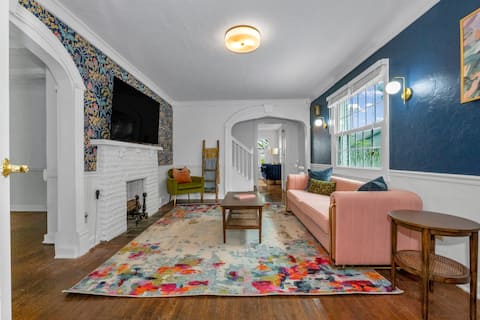 Mt. Lebanon | Luxe | King Bed | Work & Family Stay