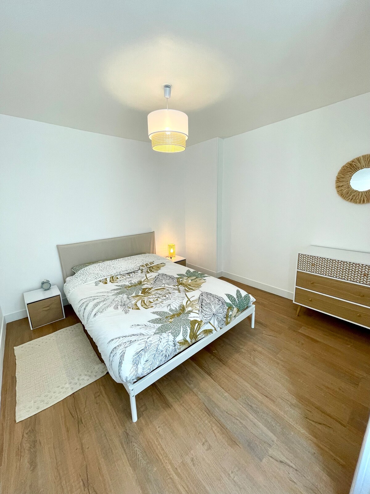 第一间卧室，配备140x200床