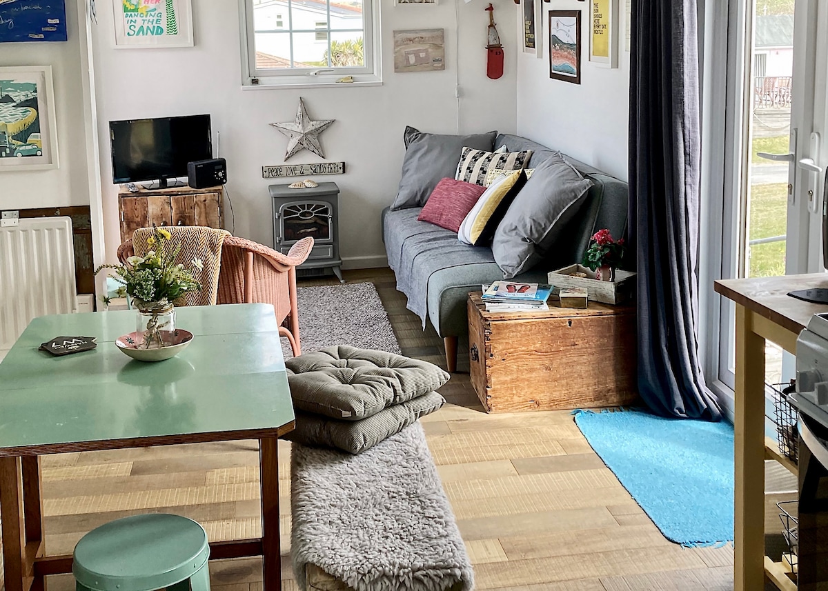 Top Airbnb: St Ives Bay beach cabin in Hayle