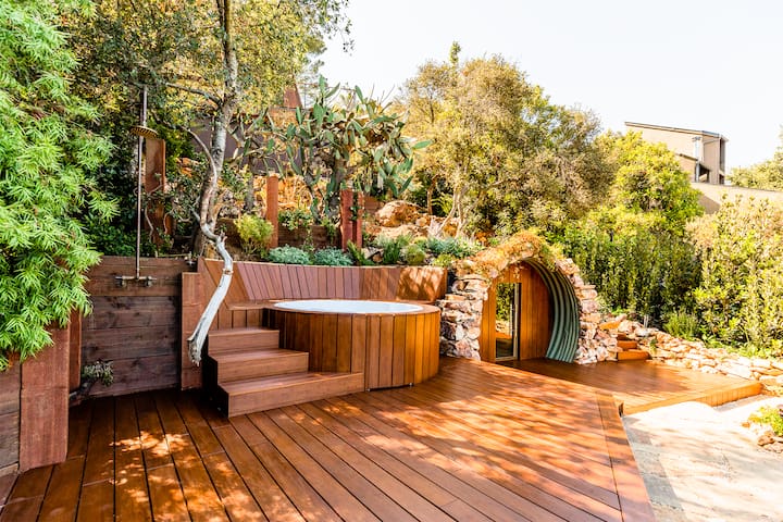 The Topanga A-Frame & Spa, with a heavenly view