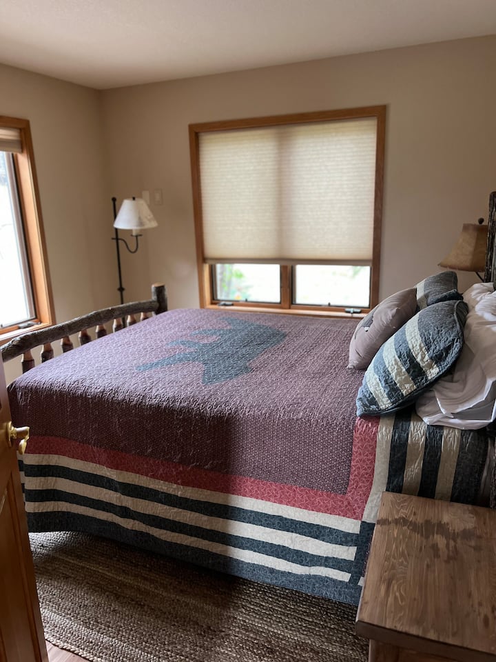 ห้องนอนผู้เข้าพักที่อยู่ชั้นล่าง!