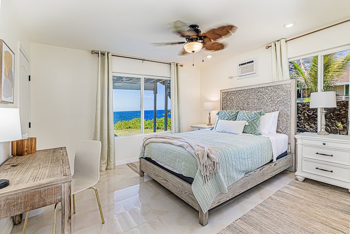 ¡Dormitorio2 con cama tamaño queen, escritorio, aire acondicionado controlado individualmente en cada dormitorio e increíbles vistas al mar!