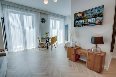 Top Airbnb: Apartment in the heart of Wrocław, garage, 5 minutes to the Market Square in Stare Miasto