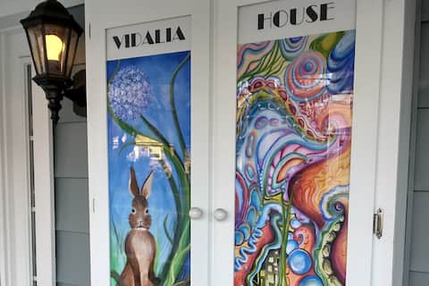 Vidalia House in Berryville, The Whole Onion