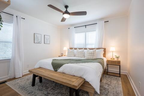 The 12th Street Retreat, King Beds, Pets Allowed