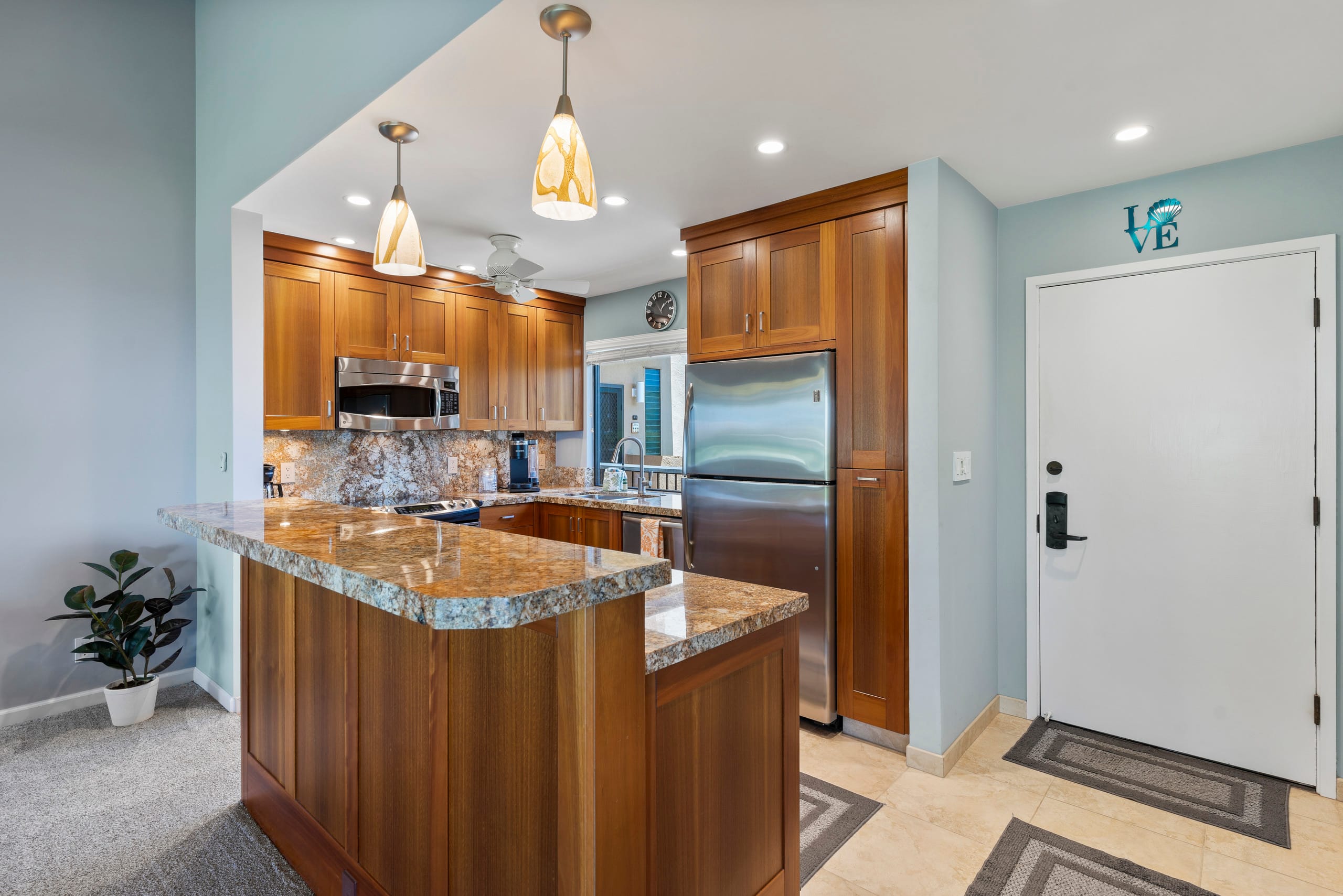 Condo in Kihei · ★4.91 · 1 bedroom · 2 beds · 2 baths - Image 7
