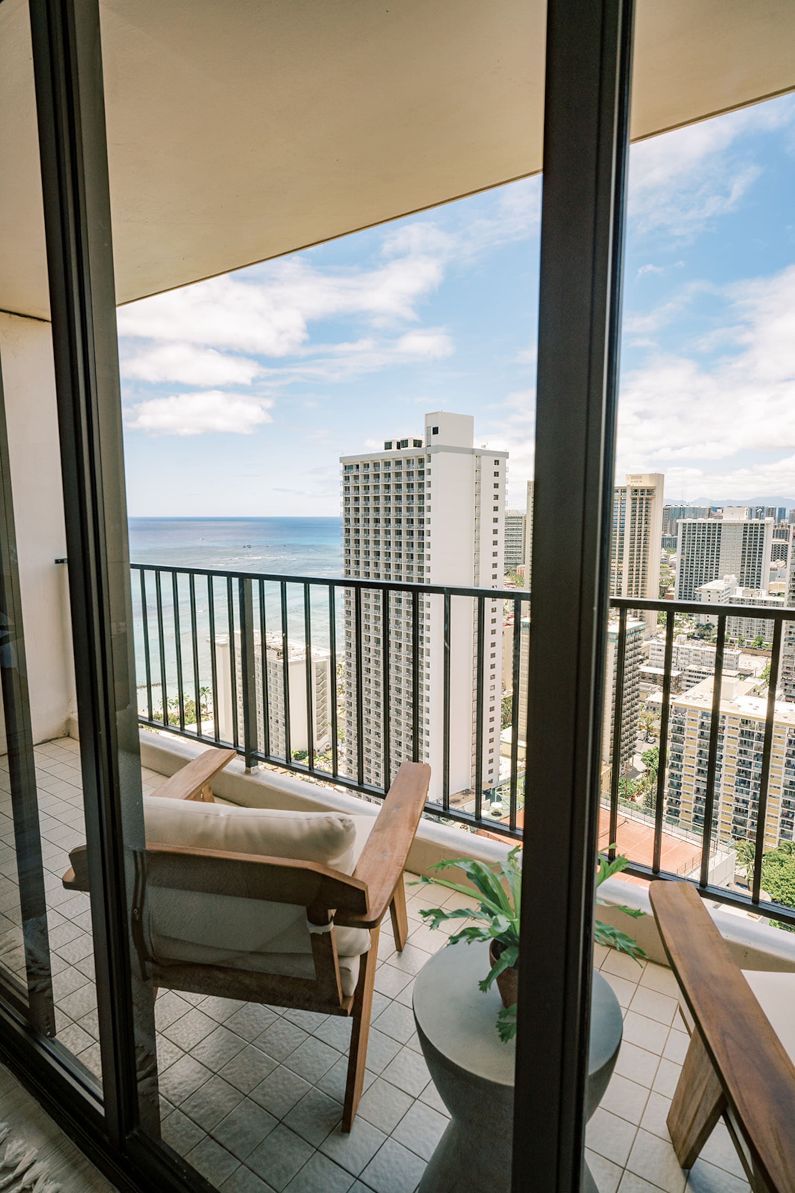 Home in Honolulu · ★4.97 · 1 bedroom · 2 beds · 1 bath - Image 59