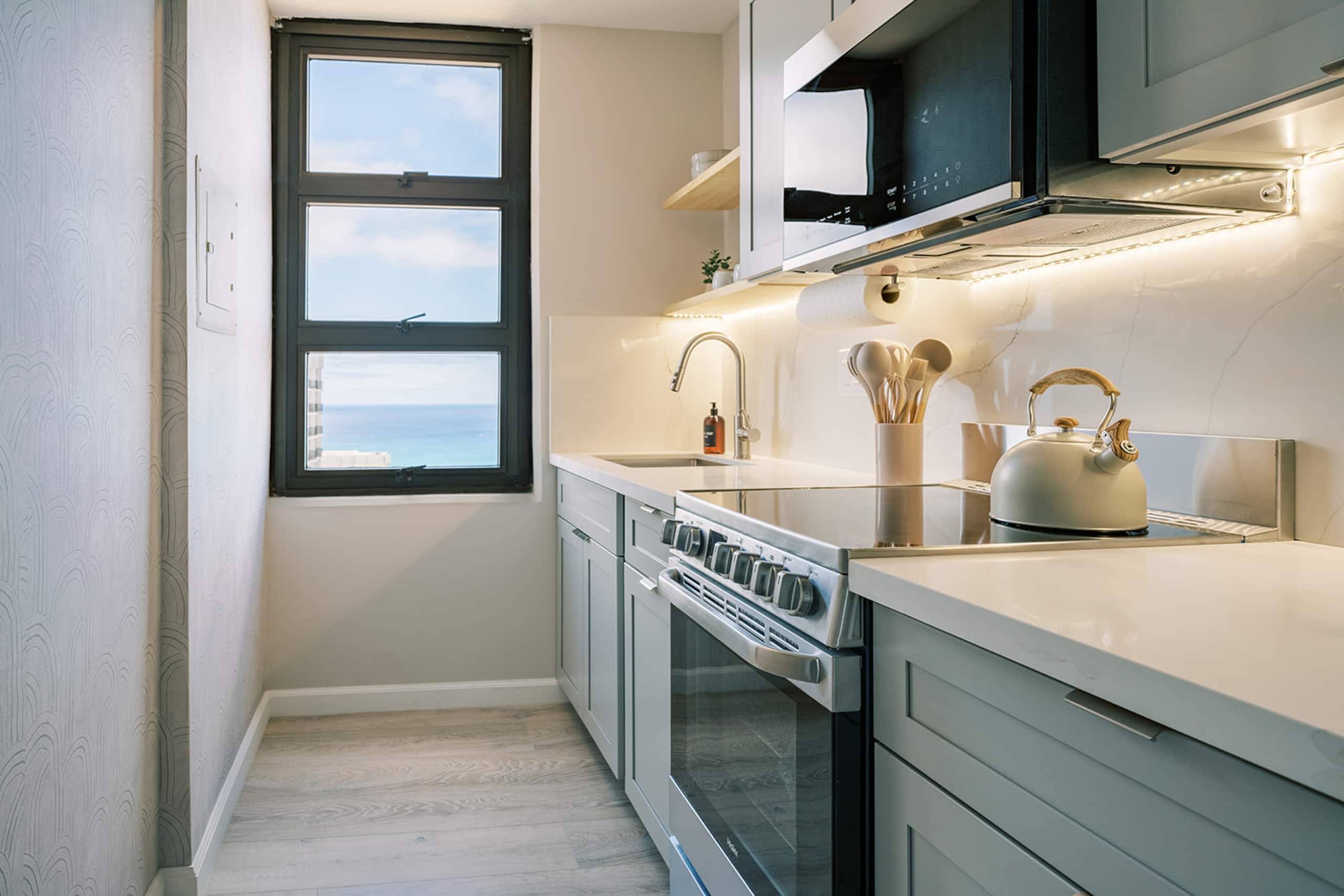 Home in Honolulu · ★4.97 · 1 bedroom · 2 beds · 1 bath - Image 27