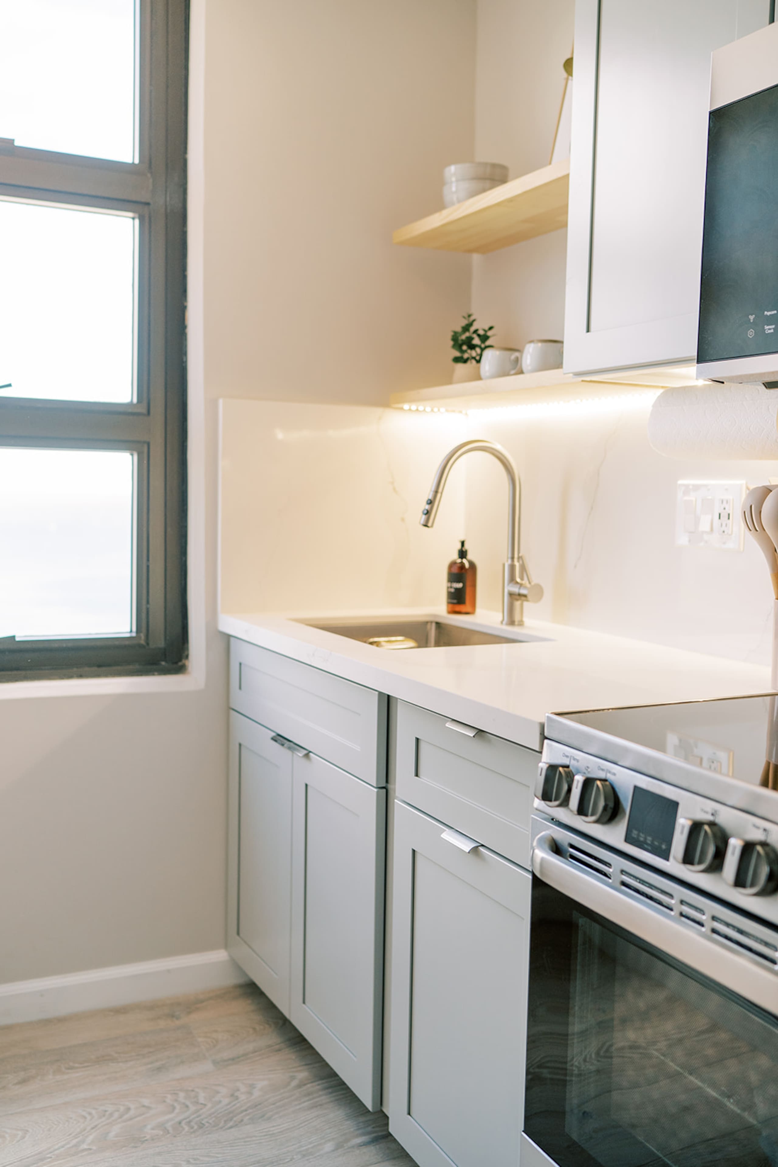 Home in Honolulu · ★4.97 · 1 bedroom · 2 beds · 1 bath - Image 12