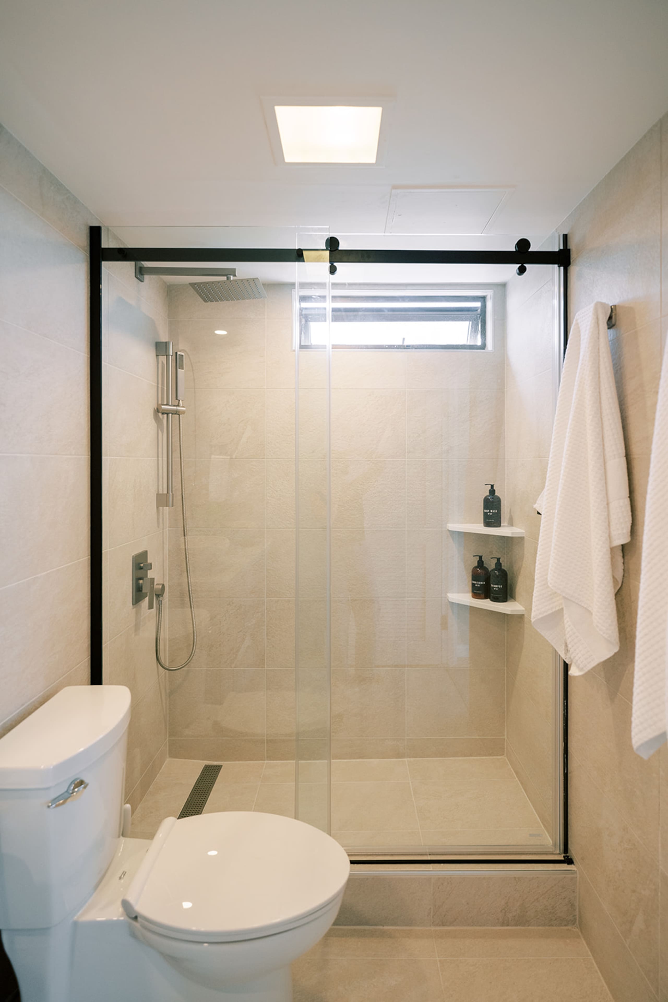Home in Honolulu · ★4.97 · 1 bedroom · 2 beds · 1 bath - Image 8