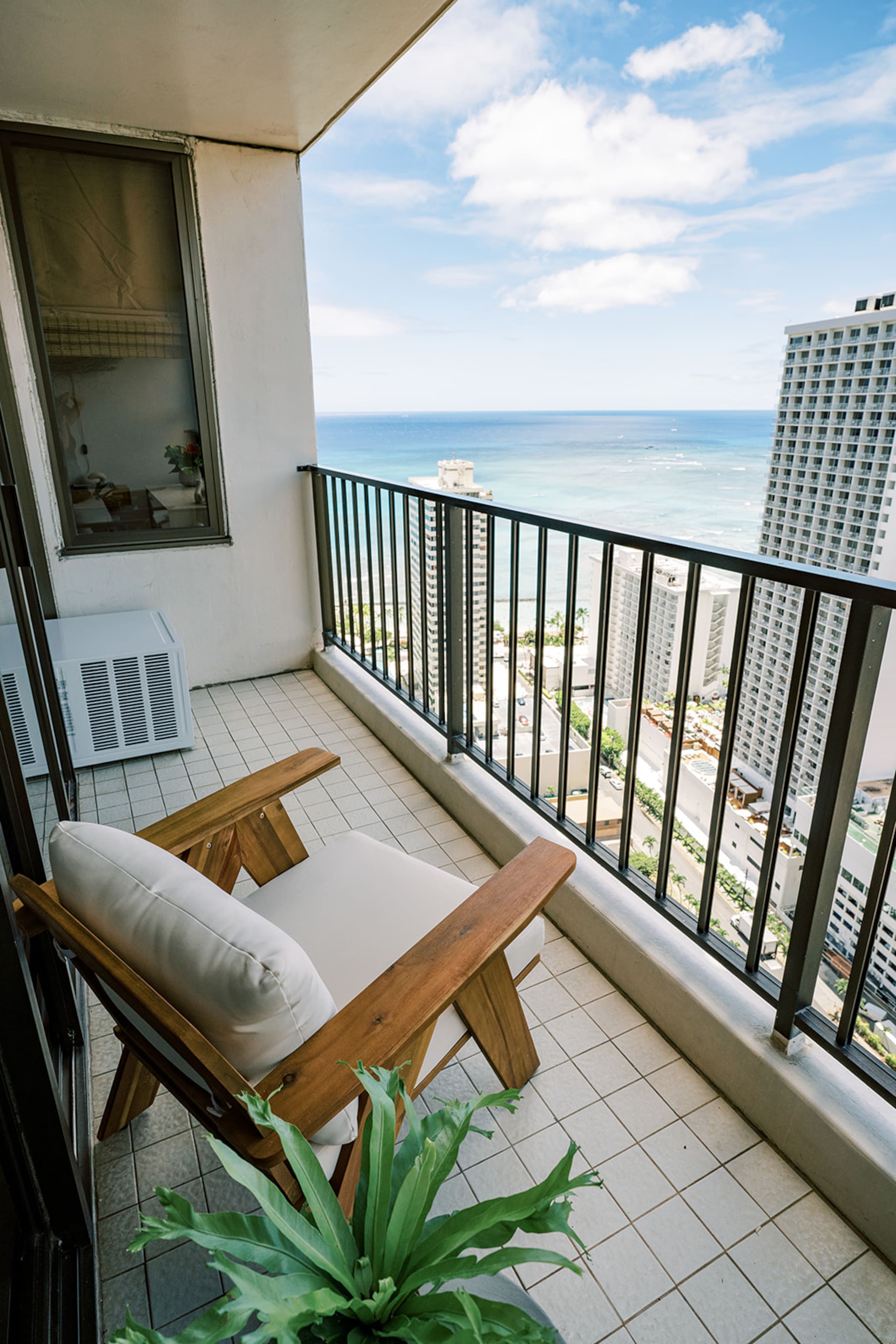 Home in Honolulu · ★4.97 · 1 bedroom · 2 beds · 1 bath - Image 47