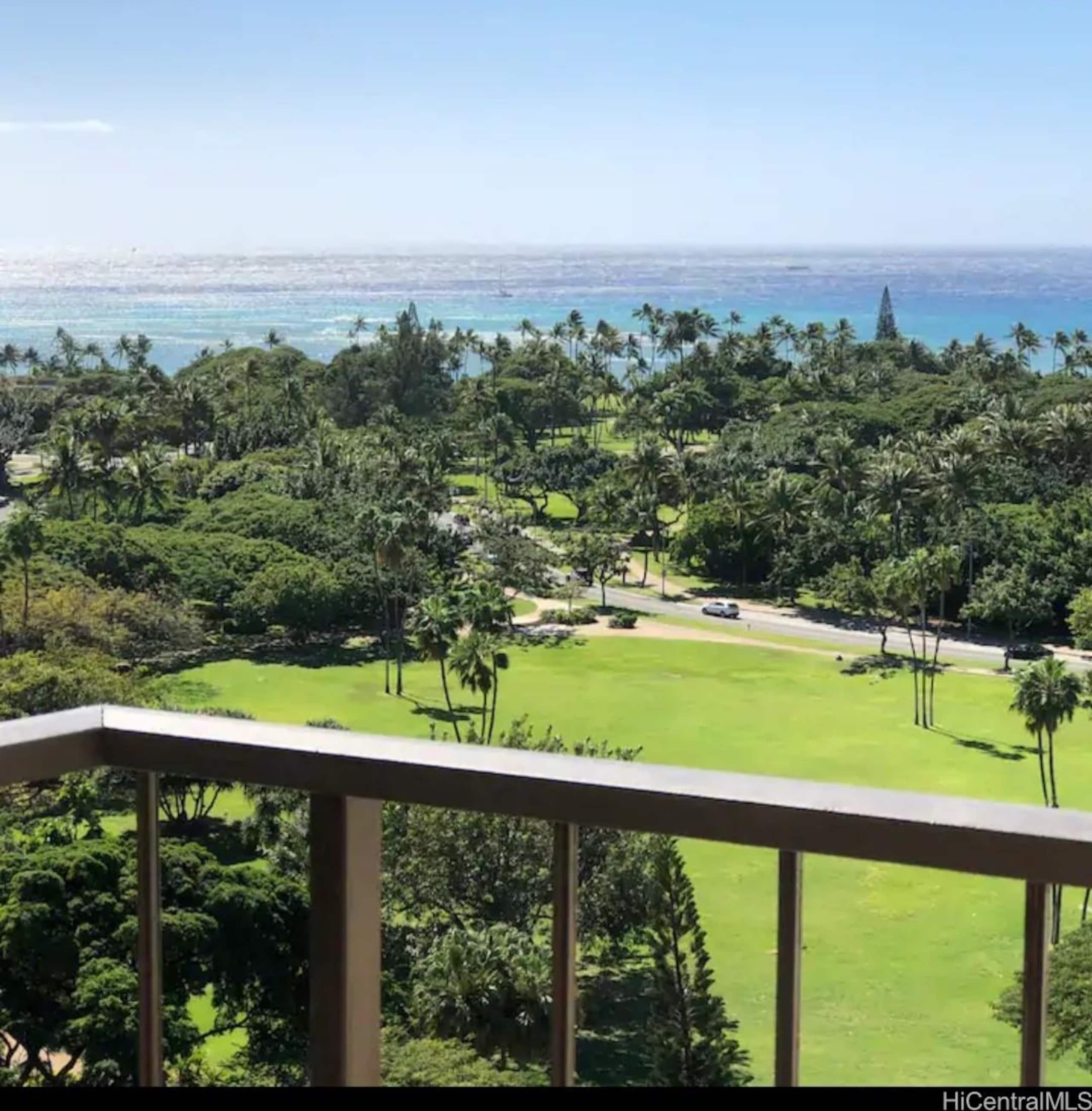 Condo in Honolulu · ★4.75 · 1 bedroom · 2 beds · 1 private bath - Image 2