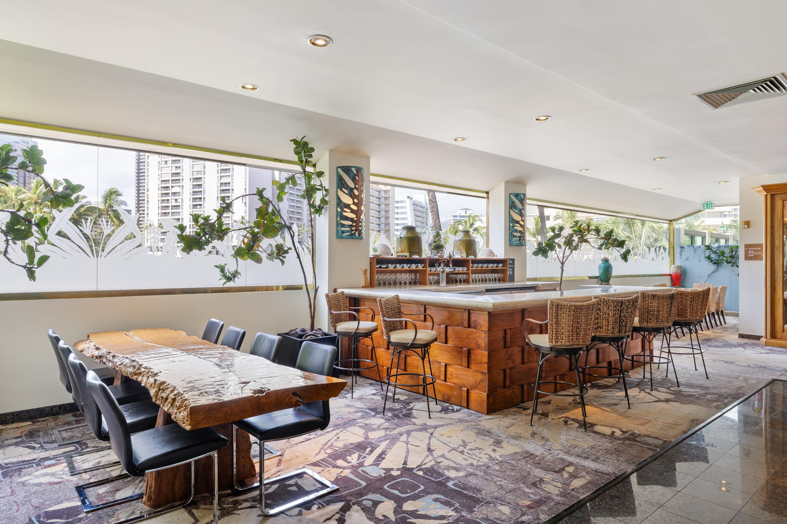 Condo in Honolulu · ★4.75 · 1 bedroom · 2 beds · 1 private bath - Image 29