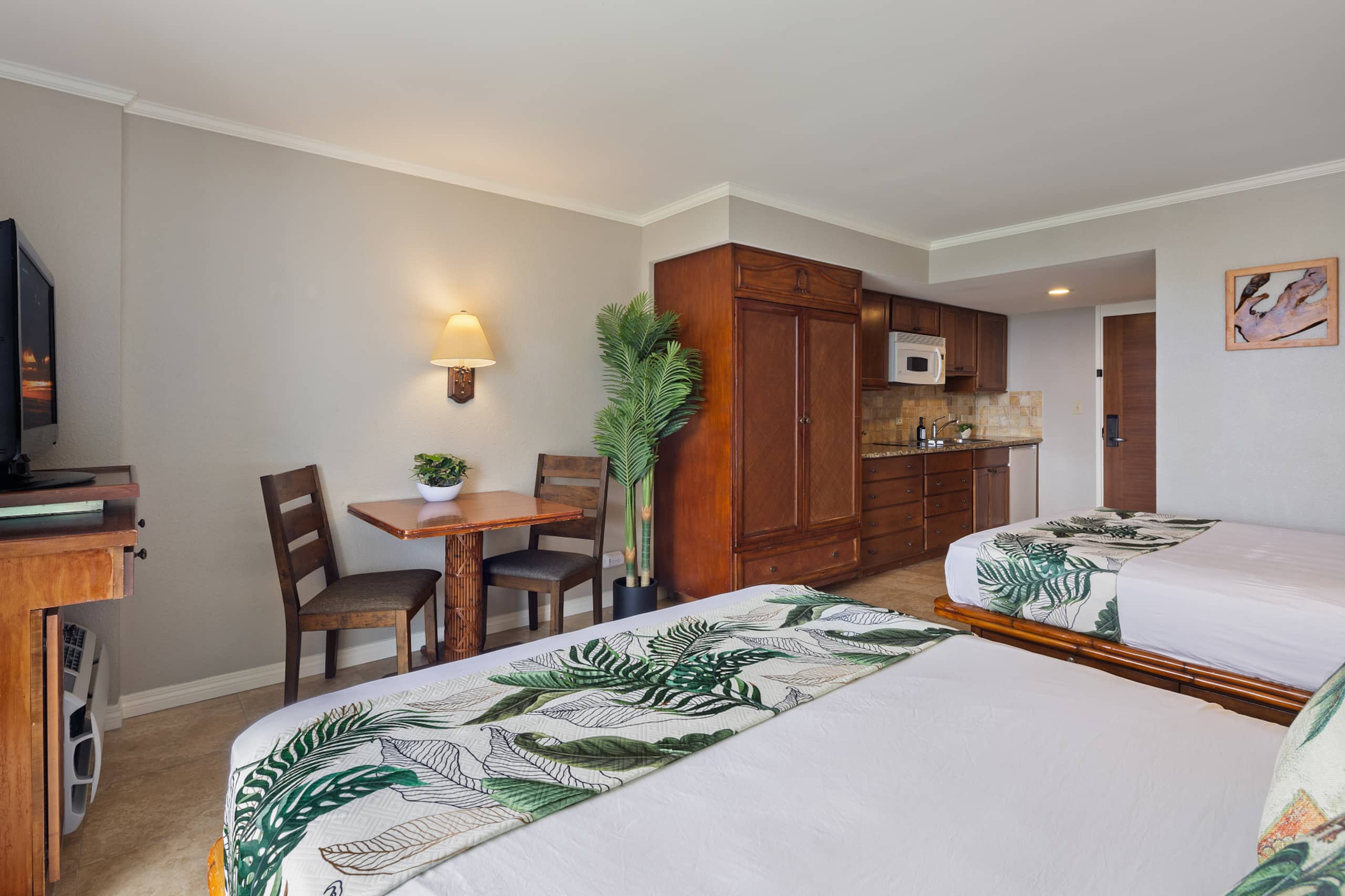 Condo in Honolulu · ★4.75 · 1 bedroom · 2 beds · 1 private bath - Image 10