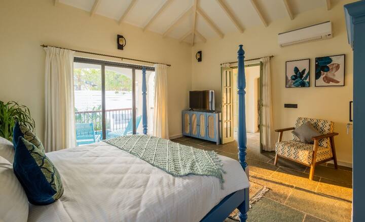 Inez · Luxury Private Pool Villa !