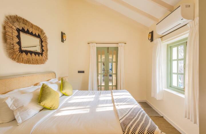 Inez · Luxury Private Pool Villa !