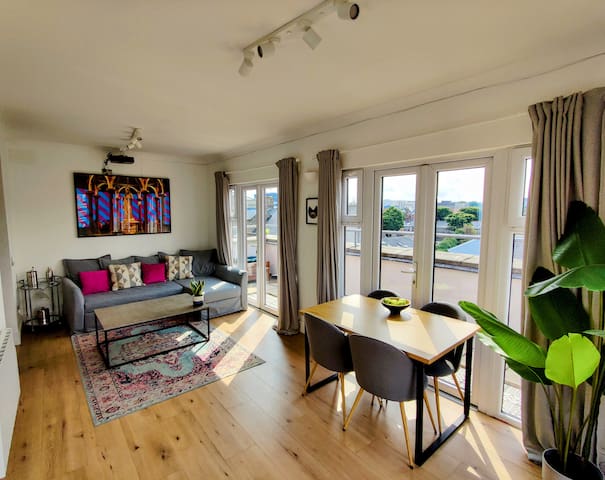 Penthouse / rooftop terrace The heart of the city