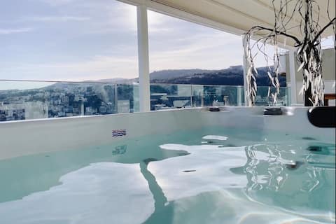 Luxury Apartment with View/ PENTHOUSE EUPHORIA